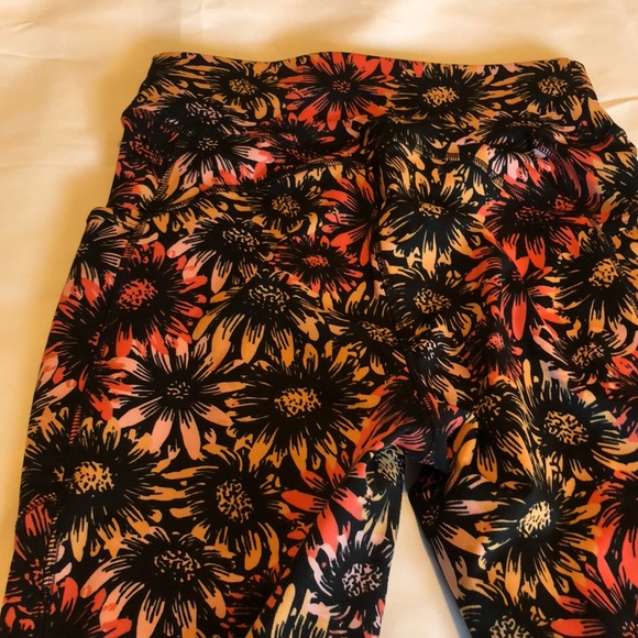 Womens size medium Pop Fit Floral Full Length Leggings - Picture 9 of 9